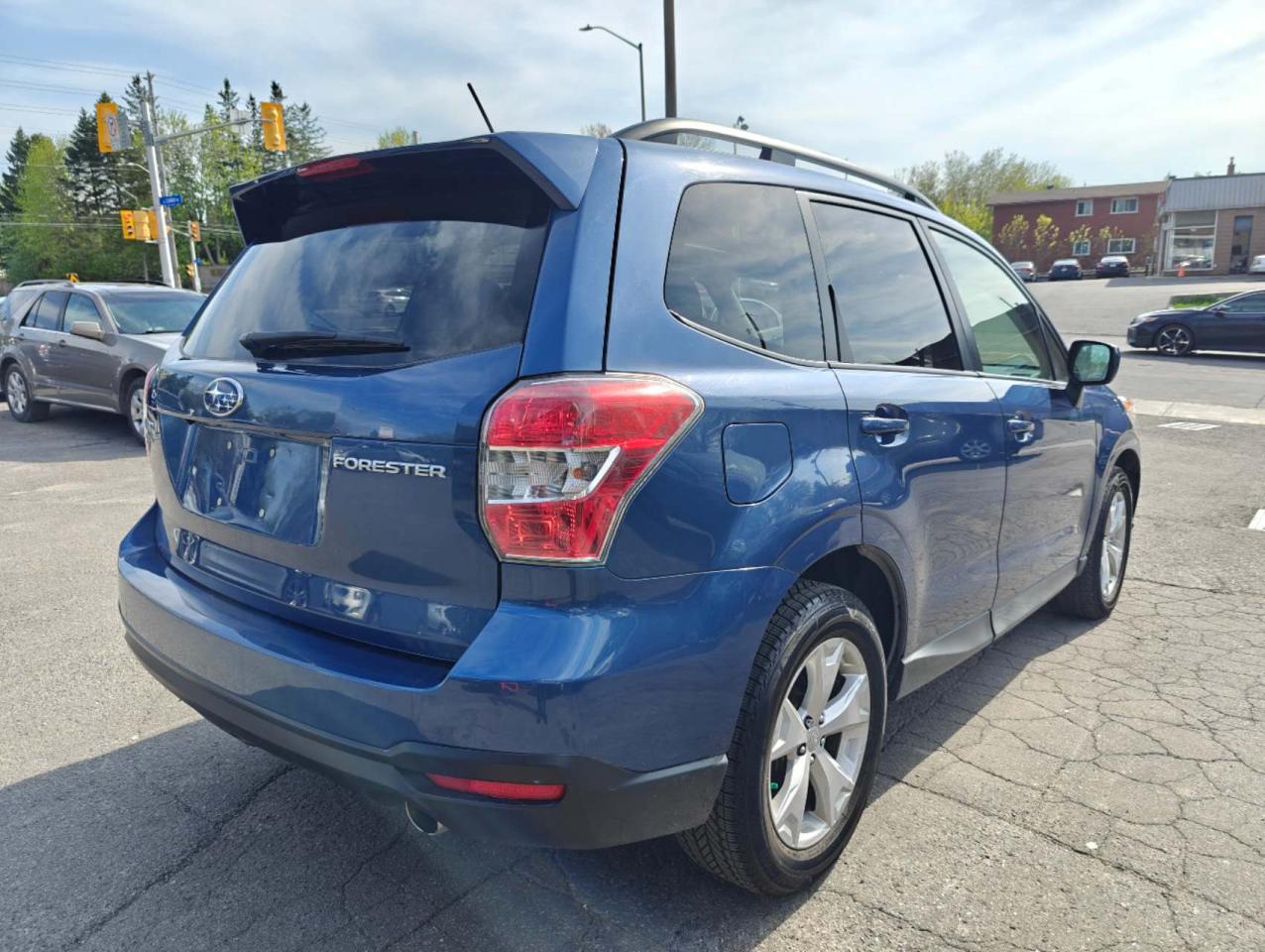 2014 Subaru Forester 2.5i Touring - Photo #4