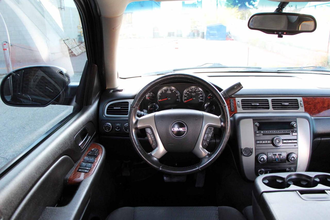 2013 GMC Yukon XL SLE - Photo #24