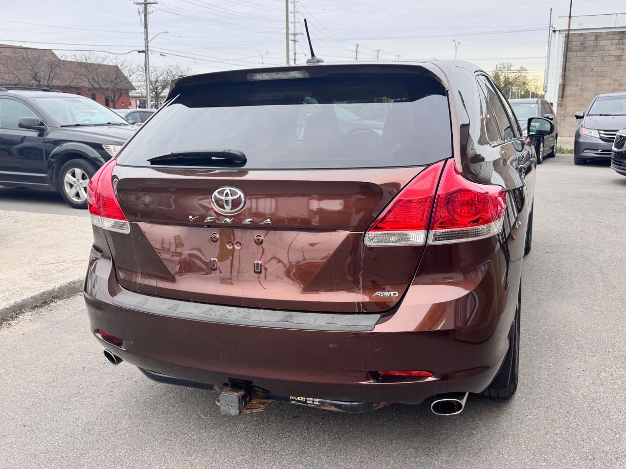 2010 Toyota Venza XLE - Photo #4