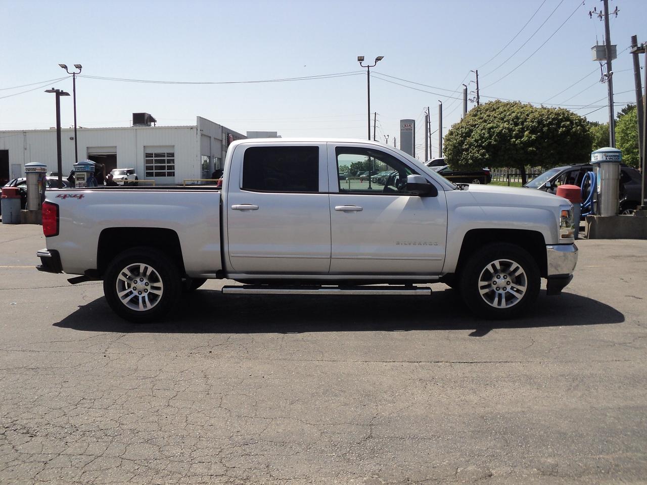 2017 Chevrolet Silverado 1500 LT CrewCab 4WD 5.3L8cyl 5'9"Box BackUpCam Photo4