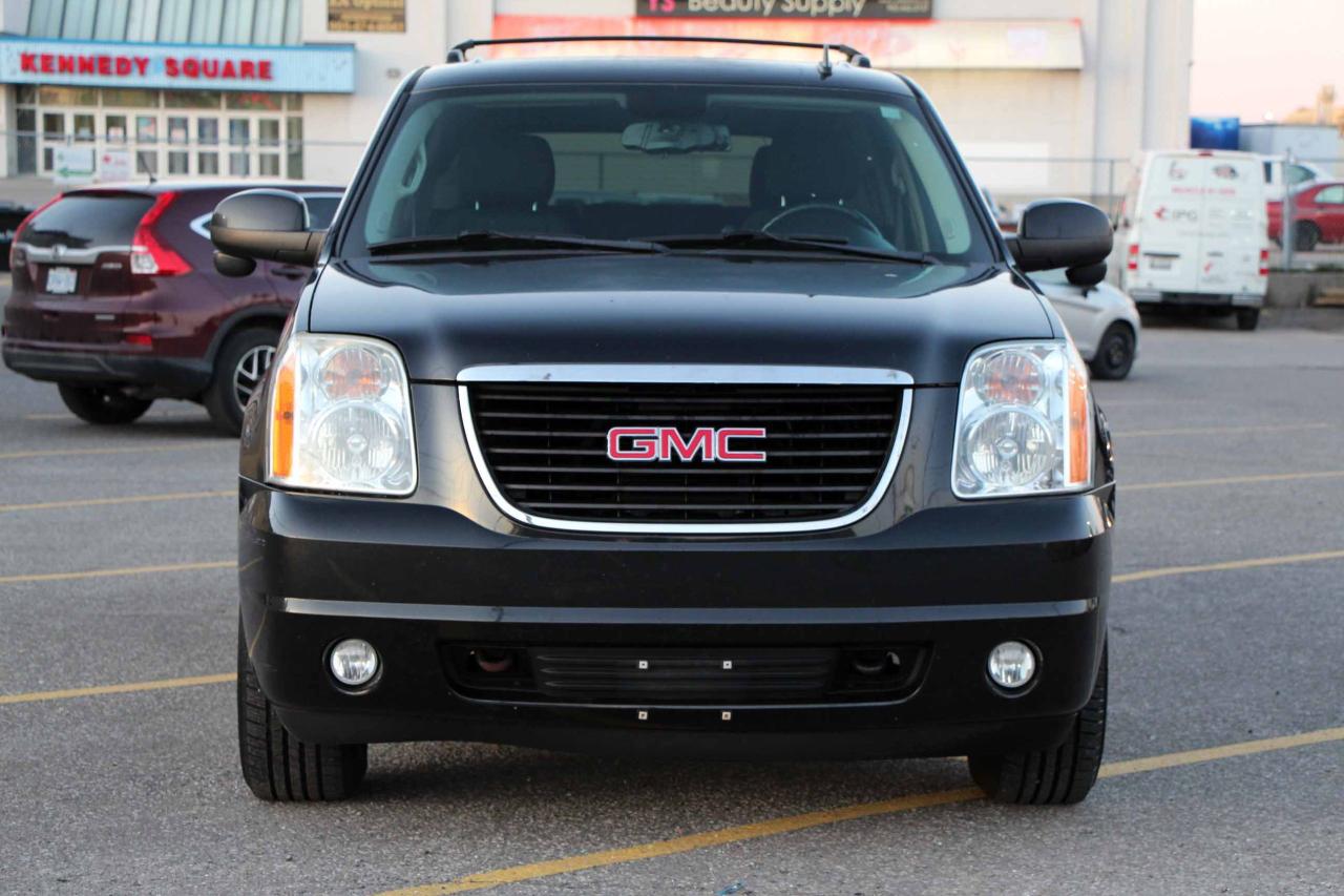 2013 GMC Yukon XL SLE - Photo #2