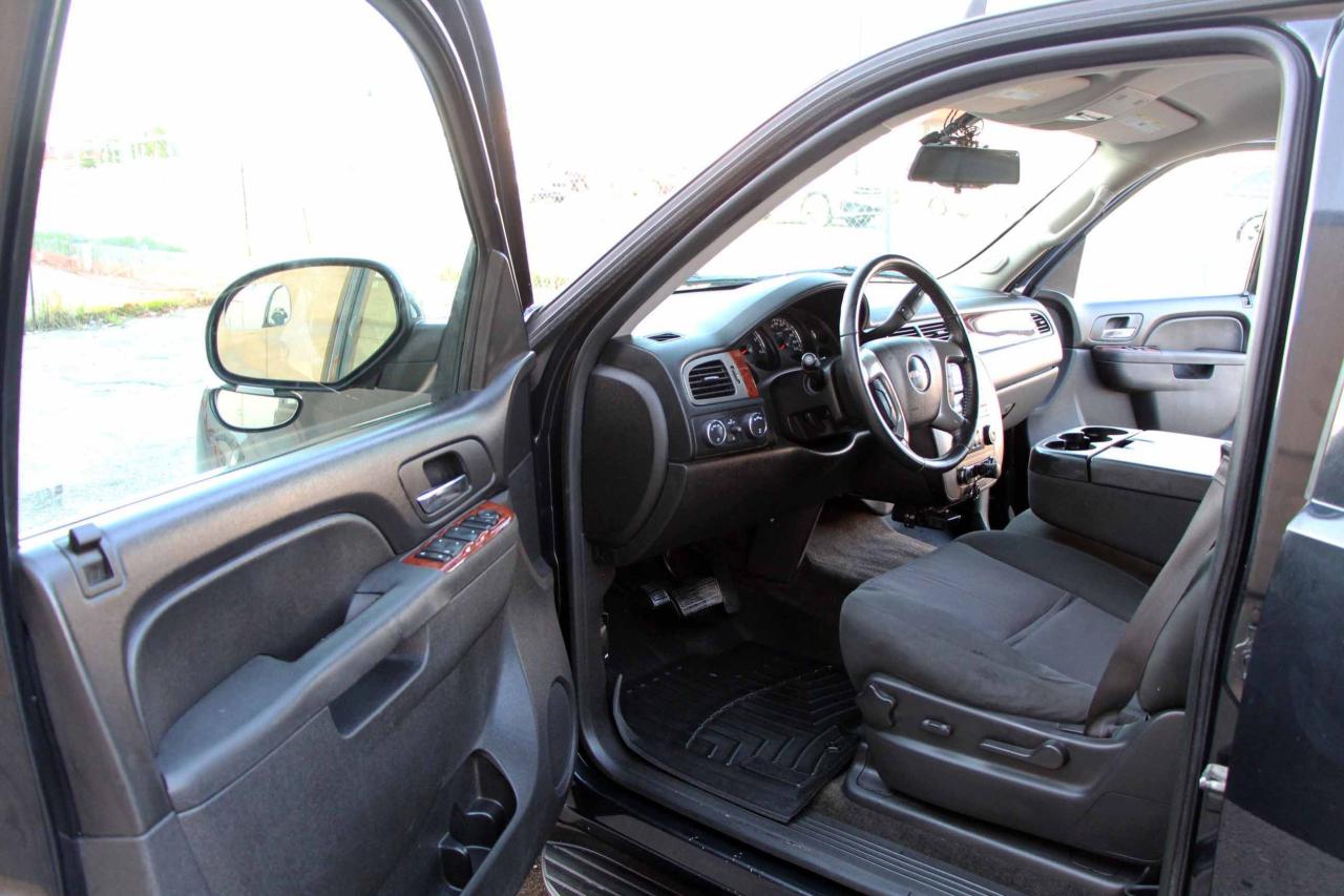 2013 GMC Yukon XL SLE - Photo #18
