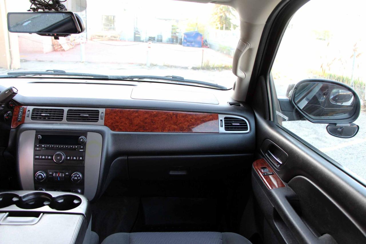 2013 GMC Yukon XL SLE - Photo #22