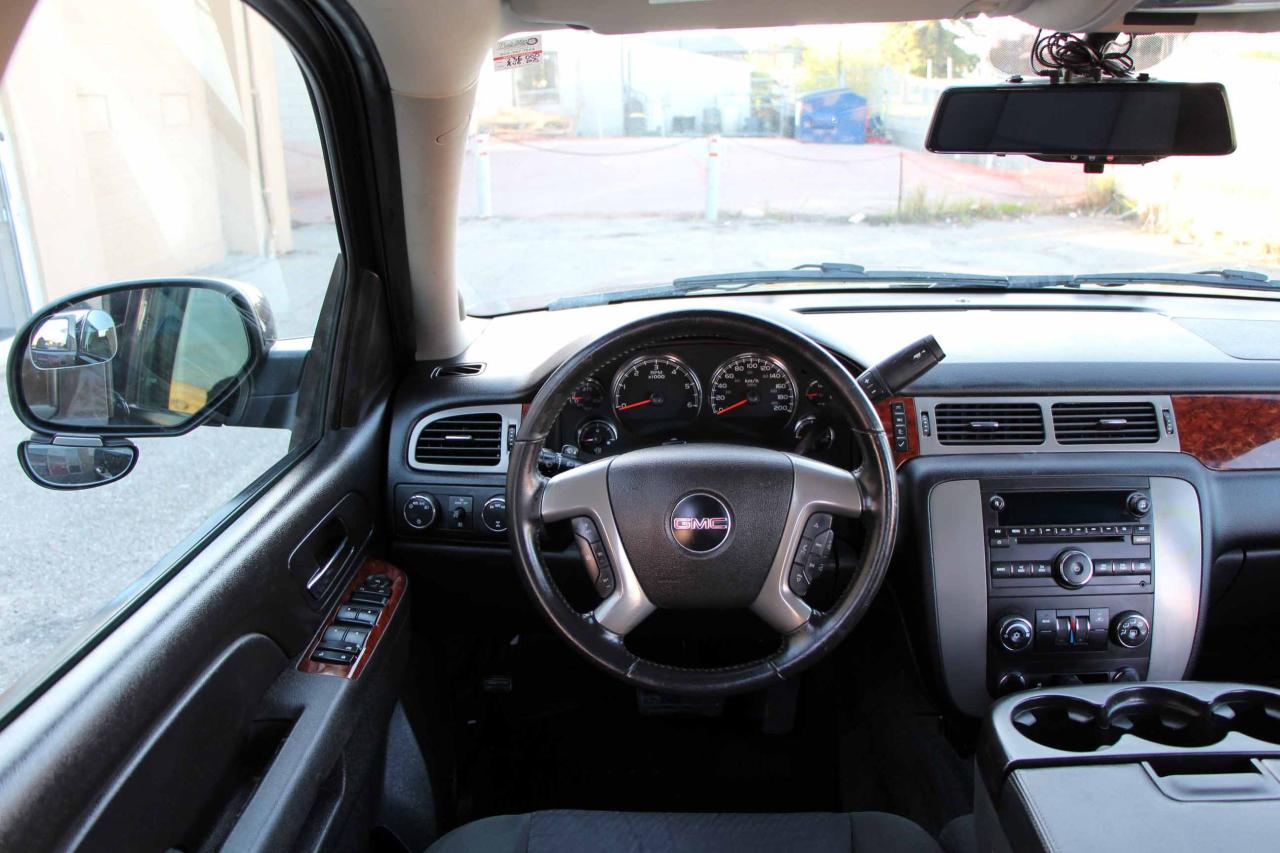 2013 GMC Yukon XL SLE - Photo #23