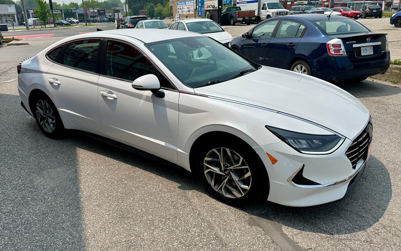 2022 Hyundai Sonata PREFERRED Photo3