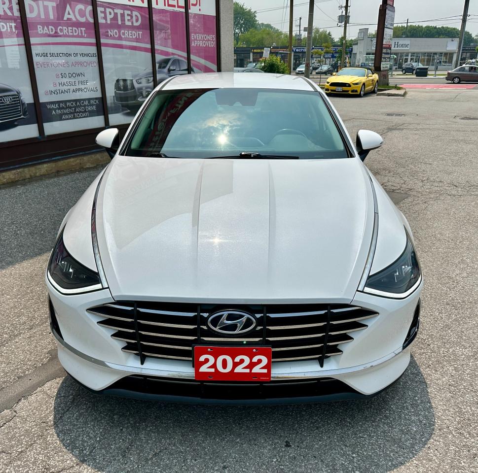 2022 Hyundai Sonata PREFERRED Photo2