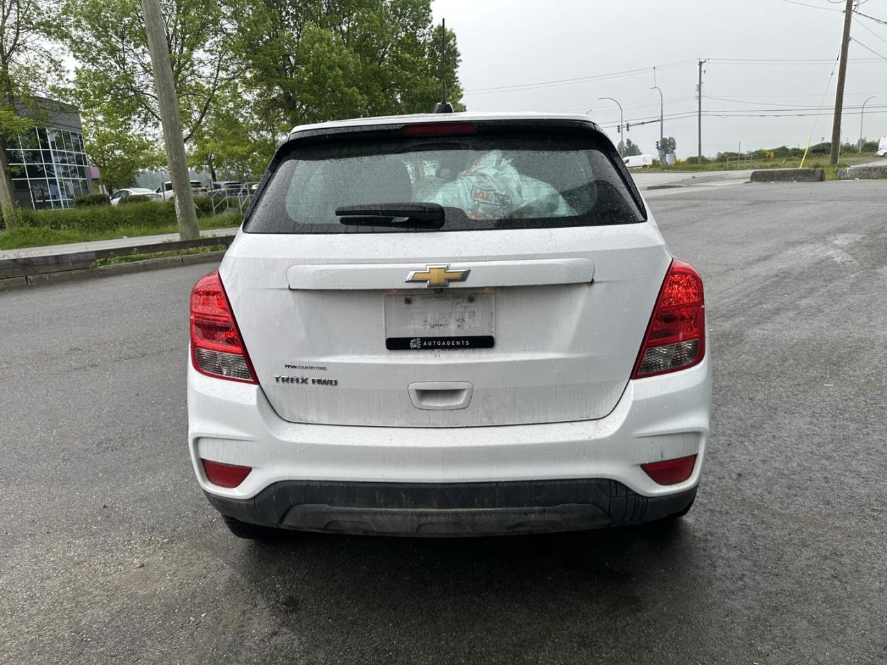 2017 Chevrolet Trax LS AWD - Photo #5