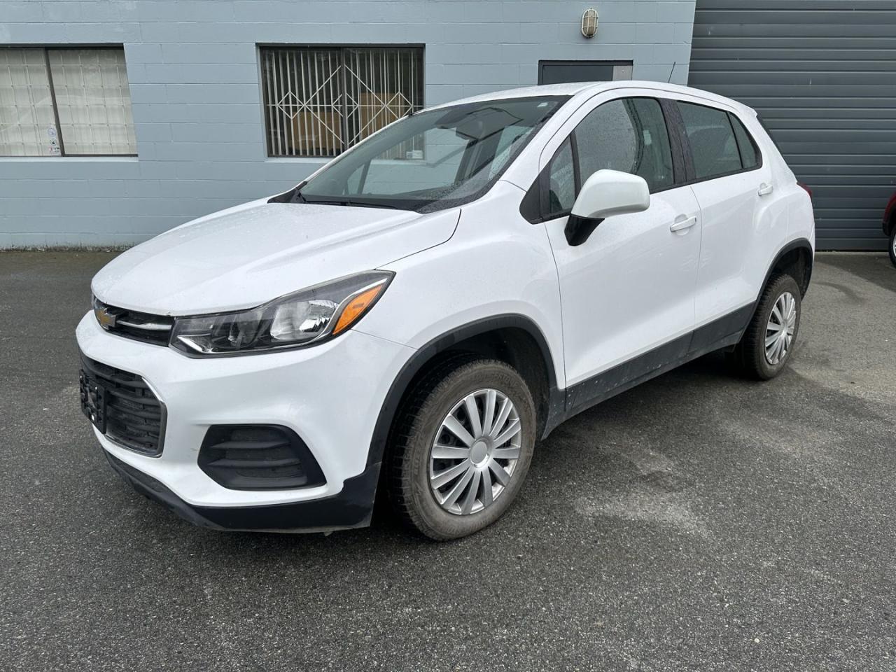 2017 Chevrolet Trax LS AWD - Photo #2