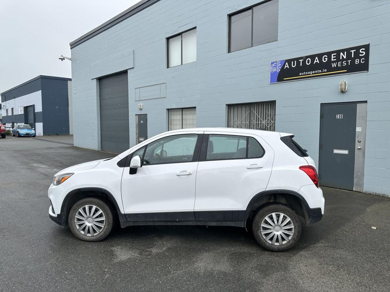 2017 Chevrolet Trax LS AWD - Photo #6