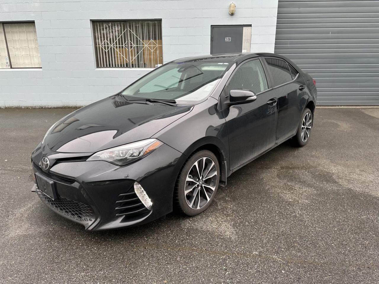 2018 Toyota Corolla XLE CVT - Photo #2