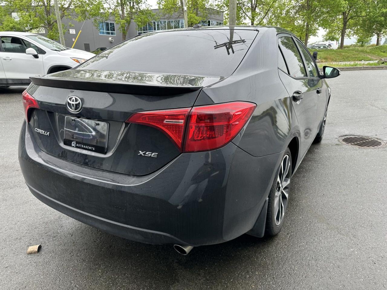 2018 Toyota Corolla XLE CVT - Photo #6