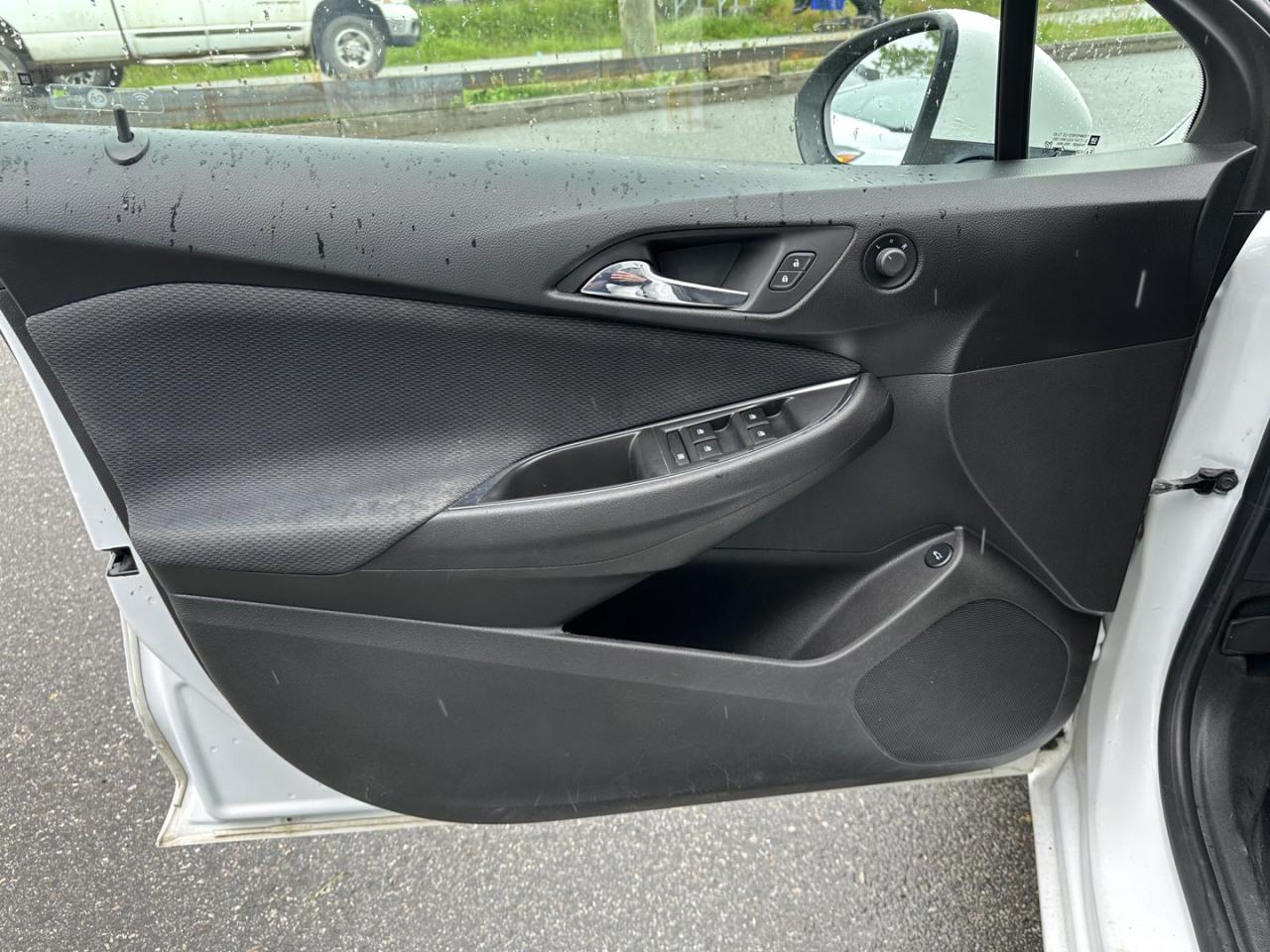 2018 Chevrolet Cruze LT AUTO - Photo #11