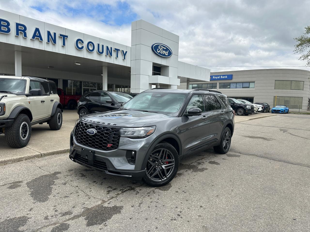 Used 2025 Ford Explorer ST 4WD for sale in Brantford, ON