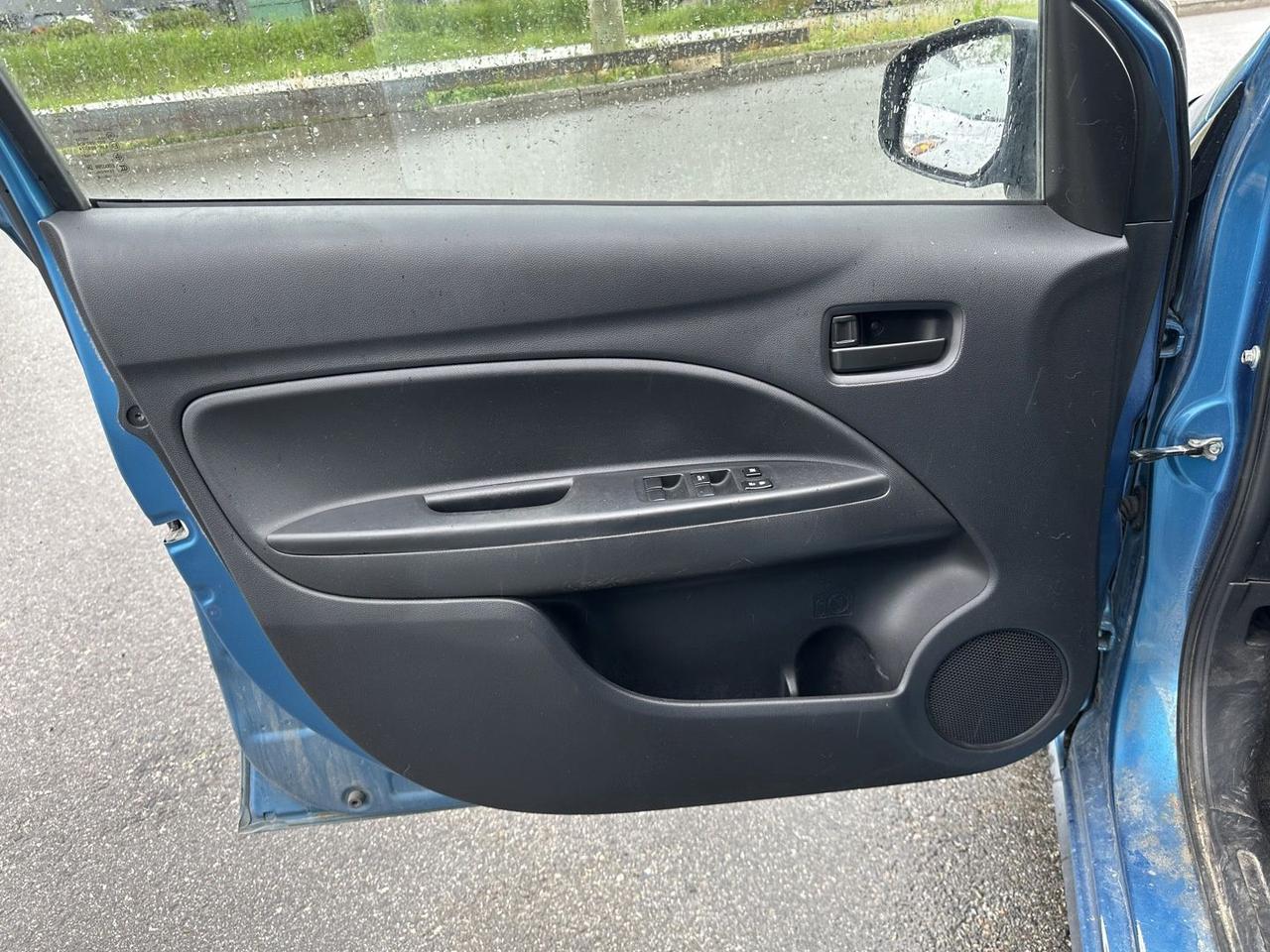 2017 Mitsubishi Mirage ES AUTOMATIC Photo