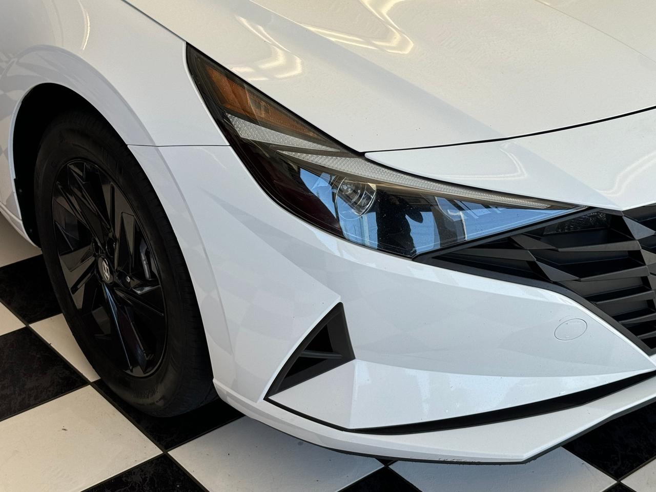 2021 Hyundai Elantra Preferred+RemoteStart+ApplePlay+Camera+CLEANCARFAX Photo