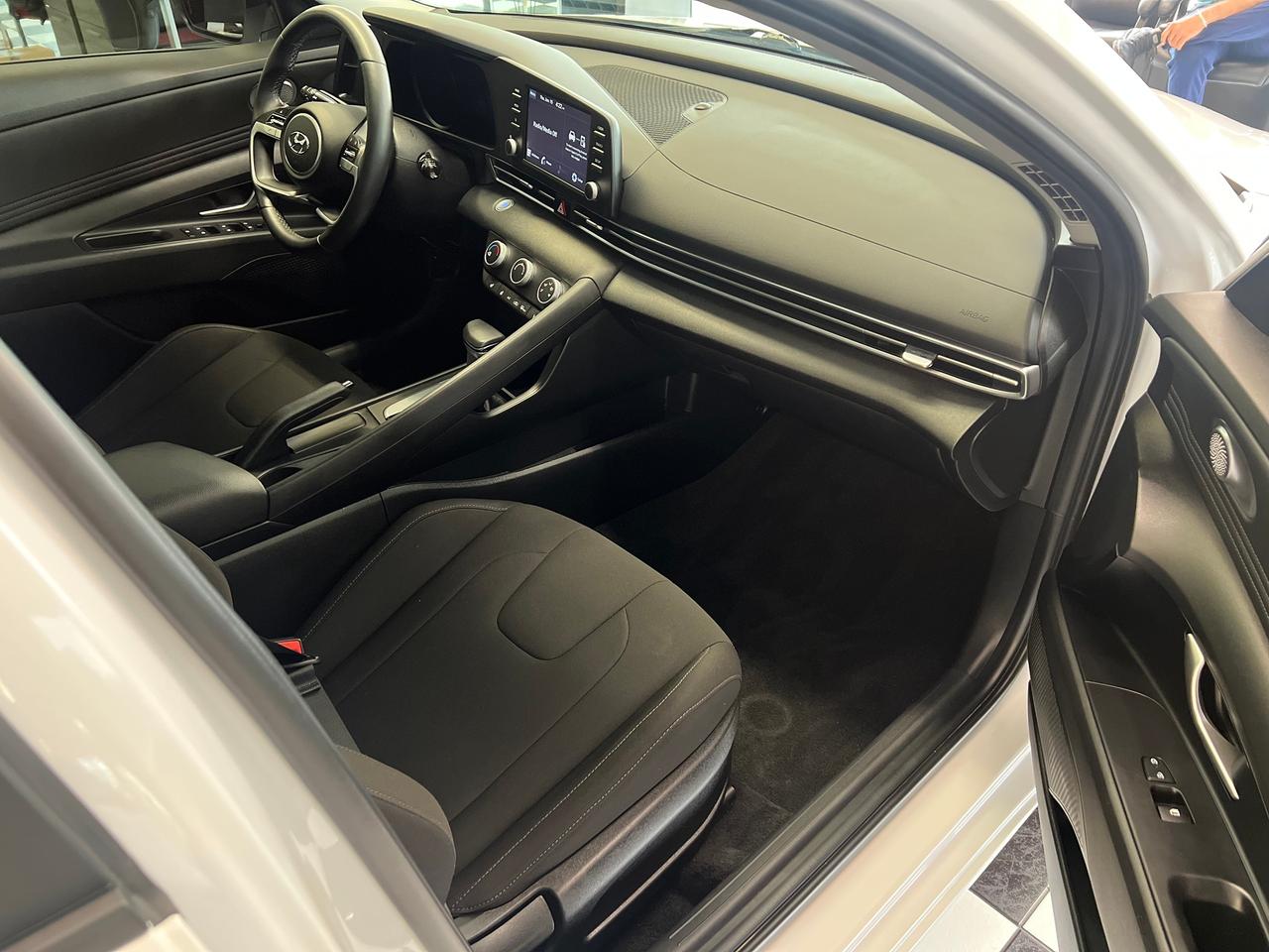 2021 Hyundai Elantra Preferred+RemoteStart+ApplePlay+Camera+CLEANCARFAX Photo