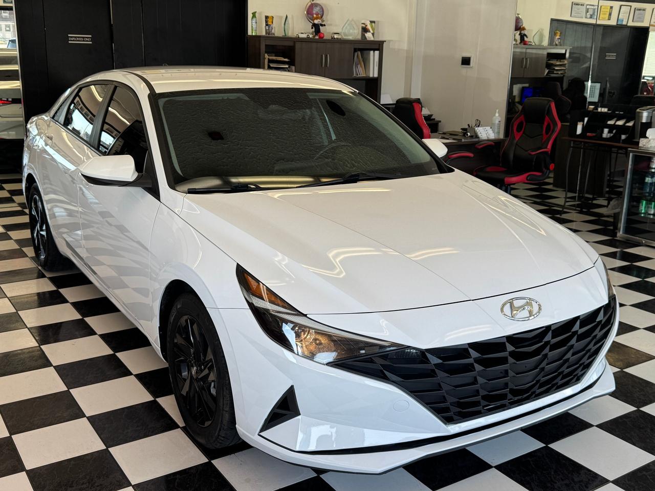 2021 Hyundai Elantra Preferred+RemoteStart+ApplePlay+Camera+CLEANCARFAX Photo