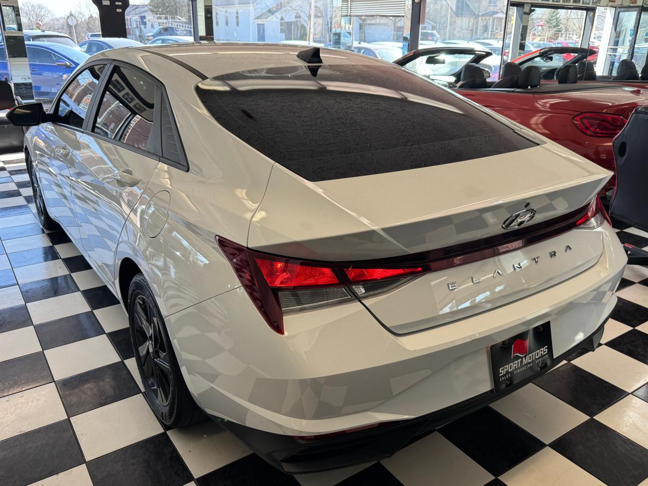 2021 Hyundai Elantra Preferred+RemoteStart+ApplePlay+Camera+CLEANCARFAX Photo4