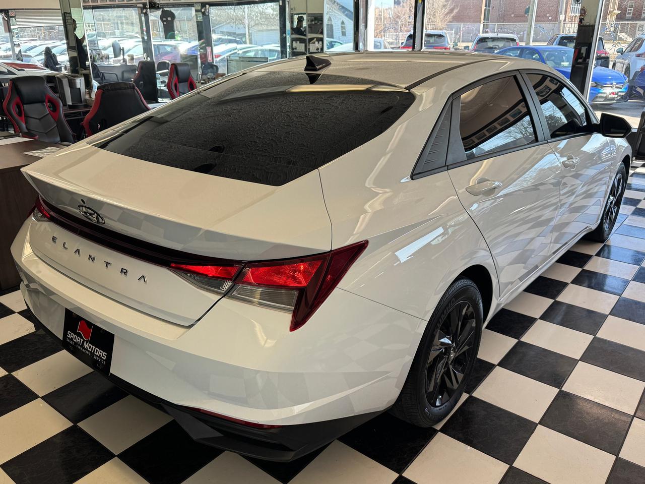 2021 Hyundai Elantra Preferred+RemoteStart+ApplePlay+Camera+CLEANCARFAX Photo