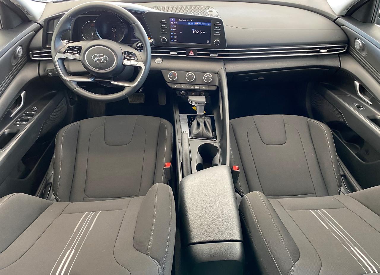 2021 Hyundai Elantra Preferred+RemoteStart+ApplePlay+Camera+CLEANCARFAX Photo1