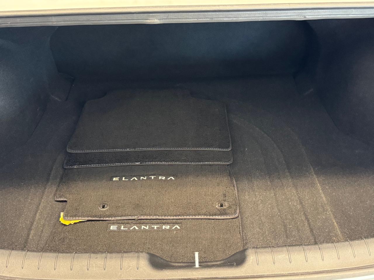 2021 Hyundai Elantra Preferred+RemoteStart+ApplePlay+Camera+CLEANCARFAX Photo