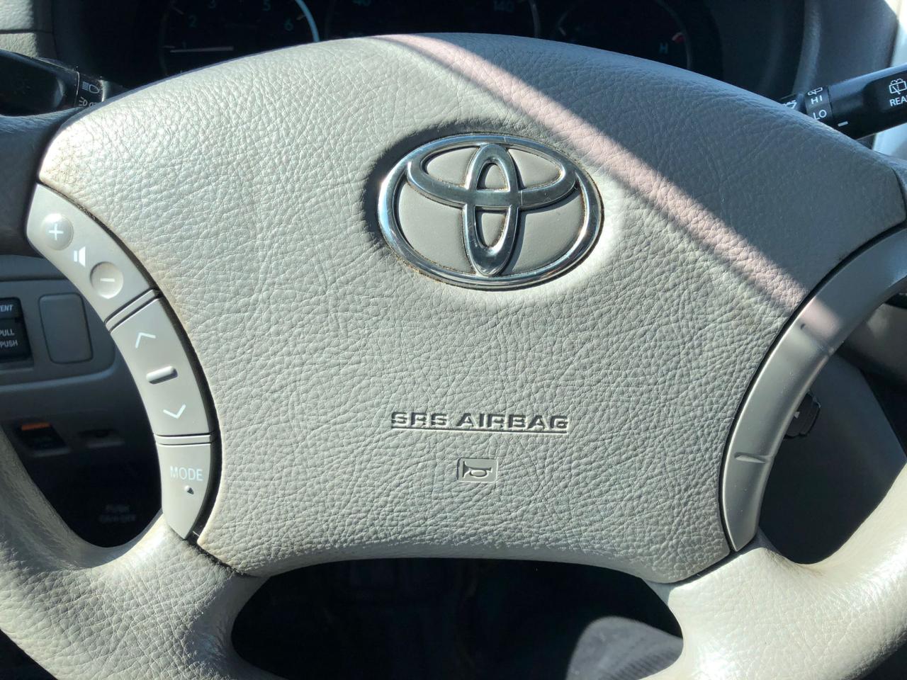 2010 Toyota Sienna LE - Photo #10