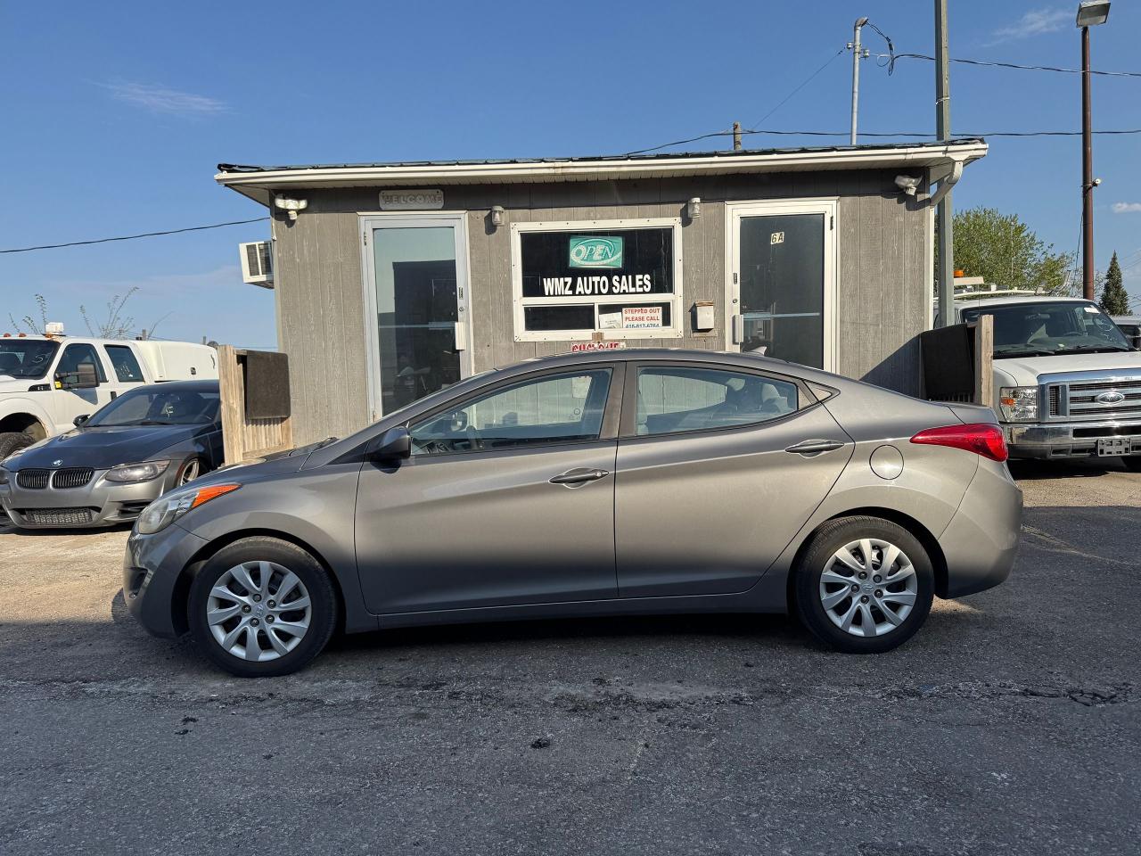 2012 Hyundai Elantra GL - Photo #2