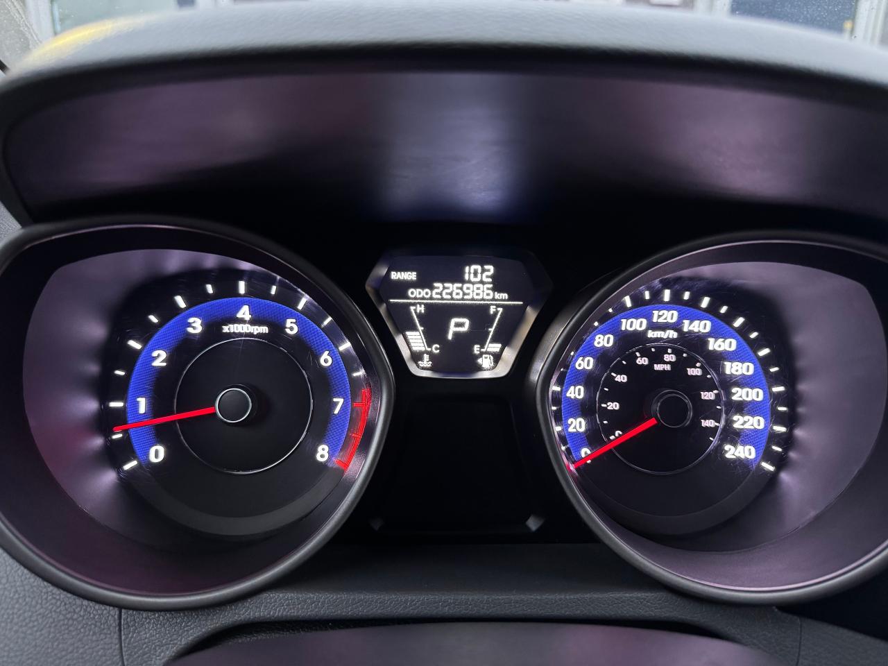 2012 Hyundai Elantra GL - Photo #26