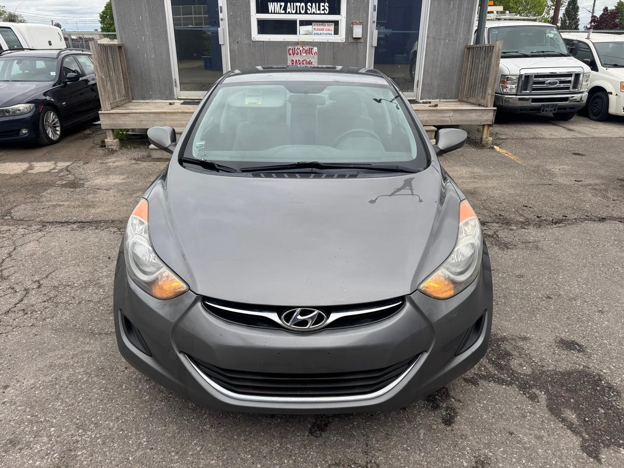 2012 Hyundai Elantra GL Photo2