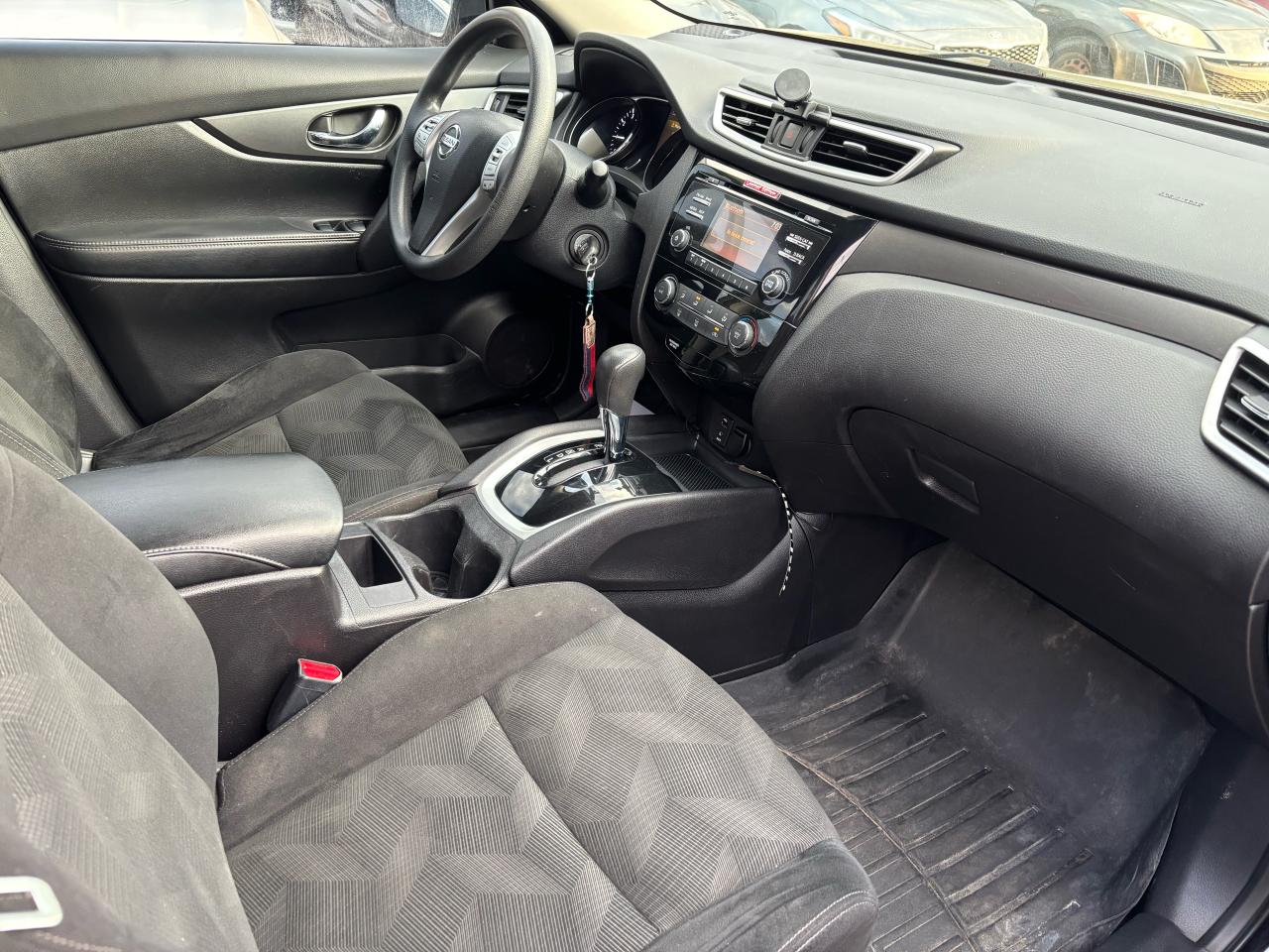 2015 Nissan Rogue S - Photo #16