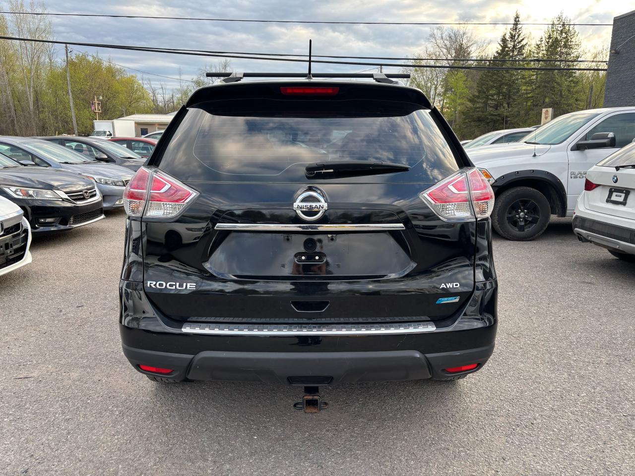 2015 Nissan Rogue S - Photo #5
