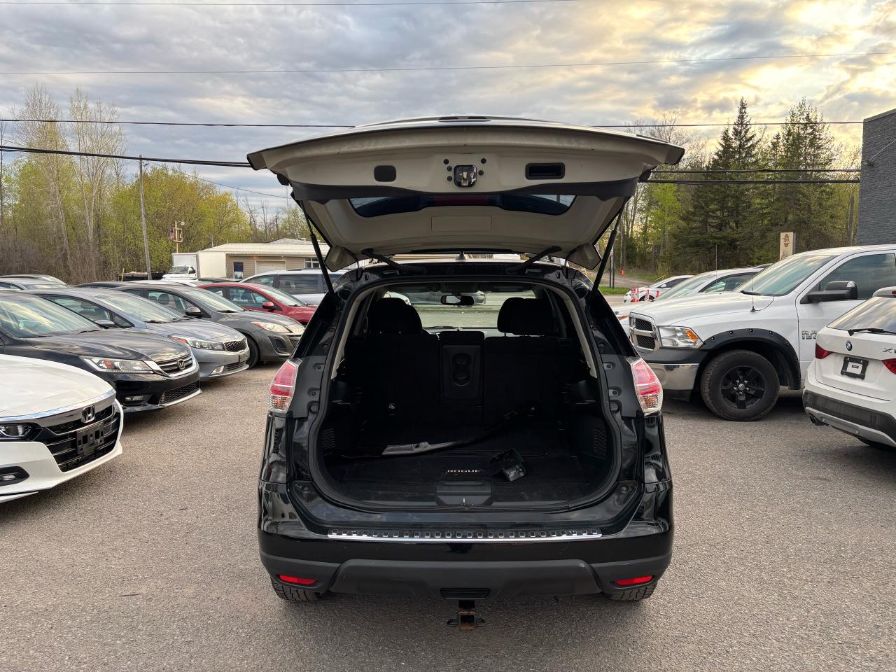 2015 Nissan Rogue S - Photo #6