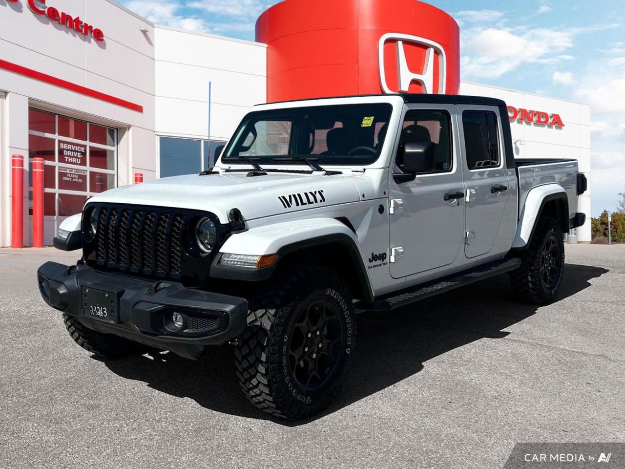 Used 2023 Jeep Gladiator Willys Low KM's for sale in Winnipeg, MB