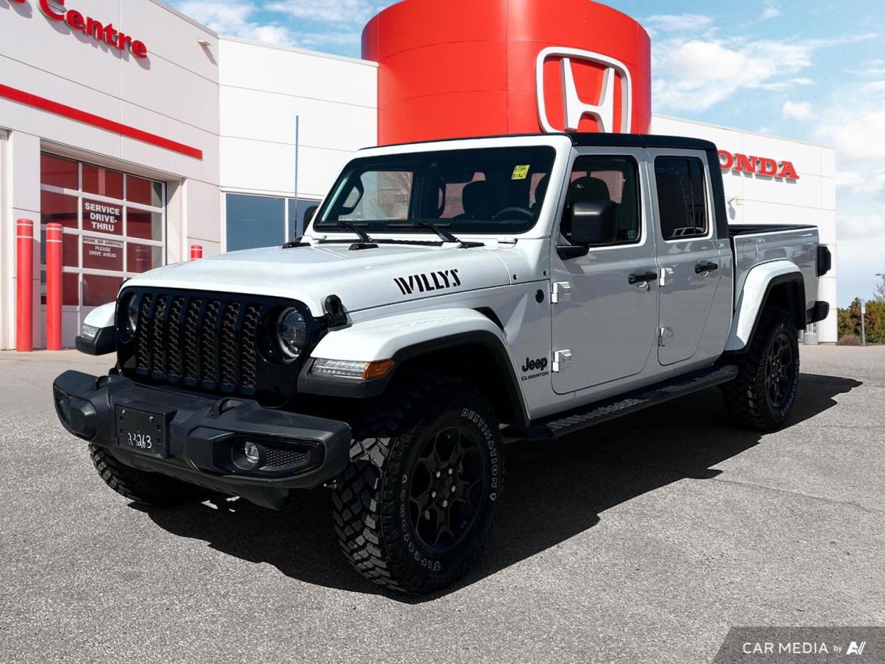 Used 2023 Jeep Gladiator Willys Low KM's for sale in Winnipeg, MB