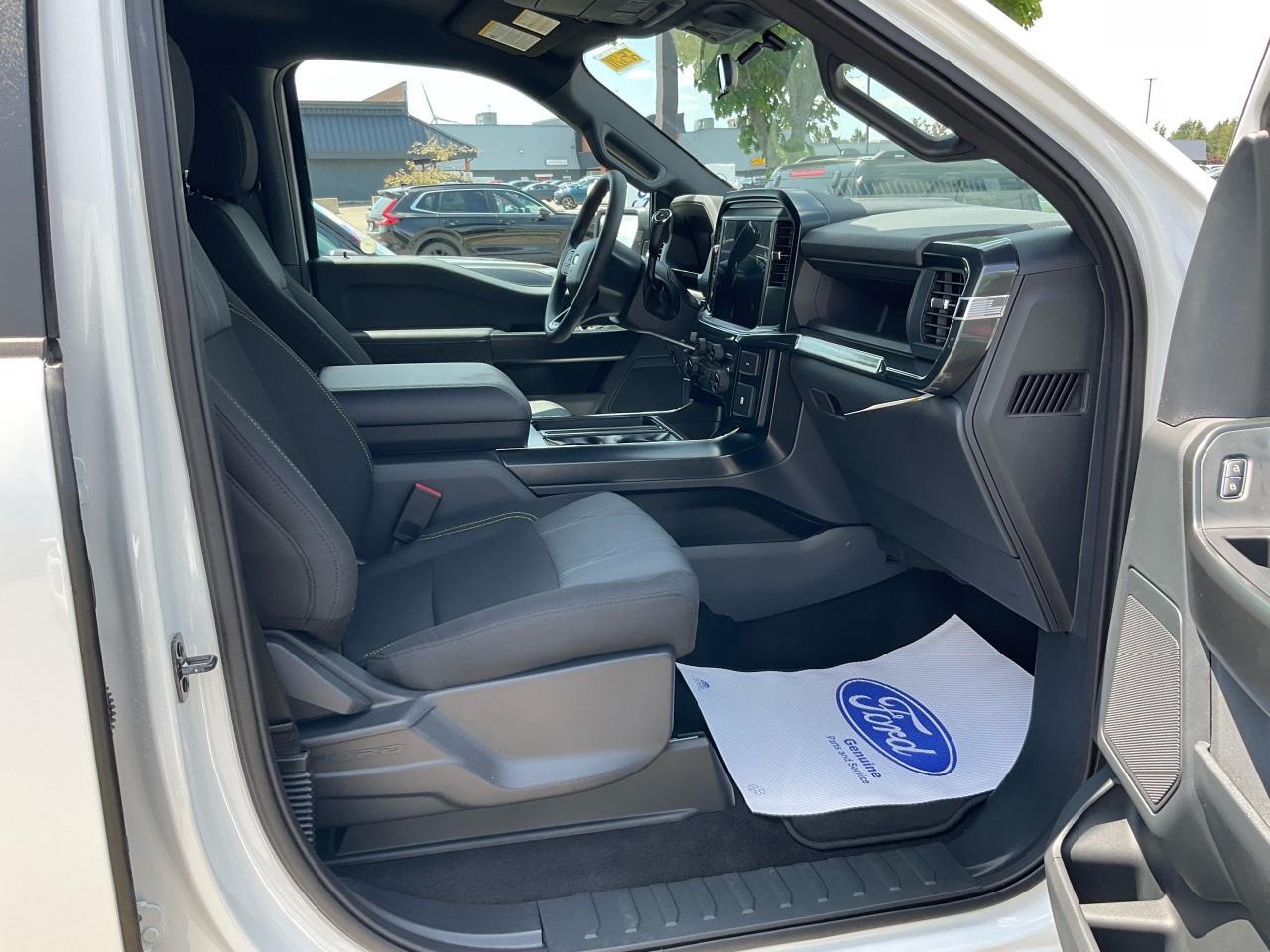2025 Ford F-150 STX Photo5