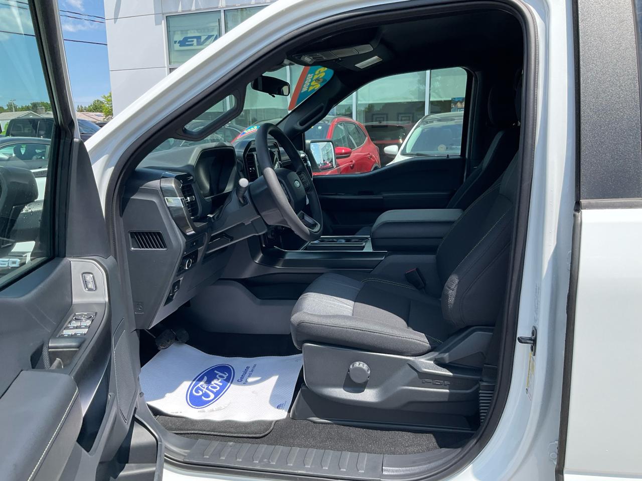 2025 Ford F-150 STX Photo5