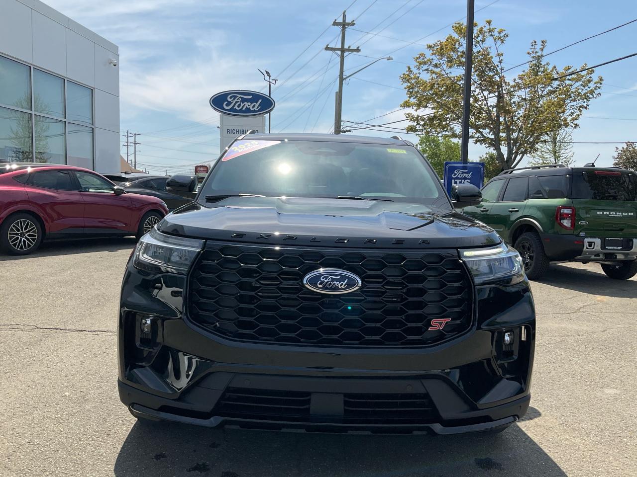 2025 Ford Explorer ST 4WD Photo5