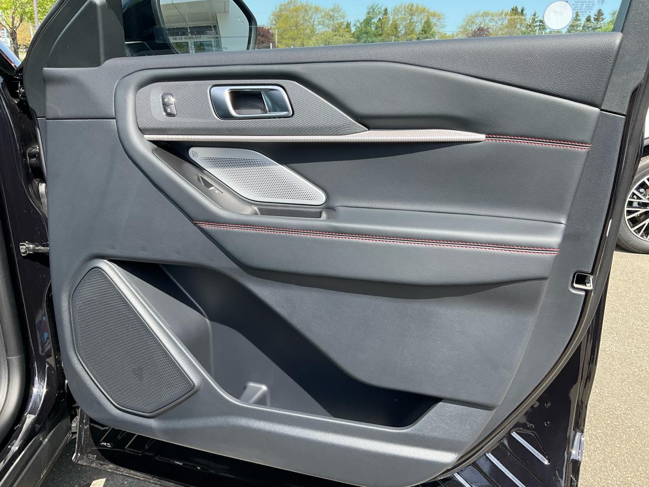 2025 Ford Explorer ST 4WD Photo5