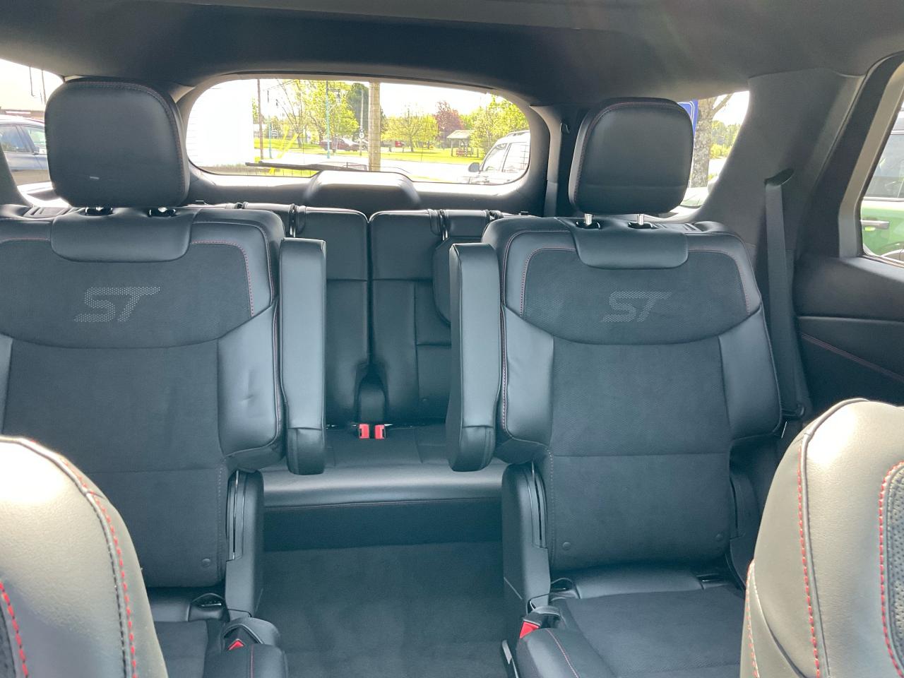 2025 Ford Explorer ST 4WD Photo5