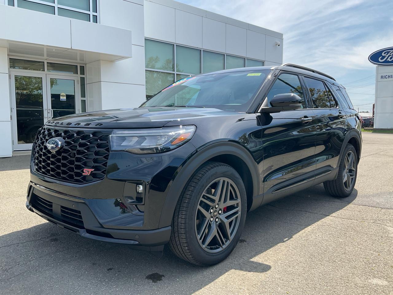 2025 Ford Explorer ST 4WD Photo0