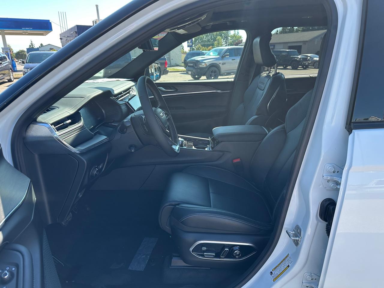 2025 Jeep Grand Cherokee L Overland Photo