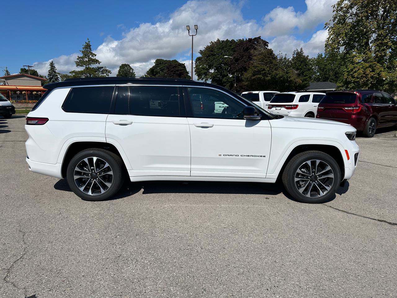 2025 Jeep Grand Cherokee L Overland Photo