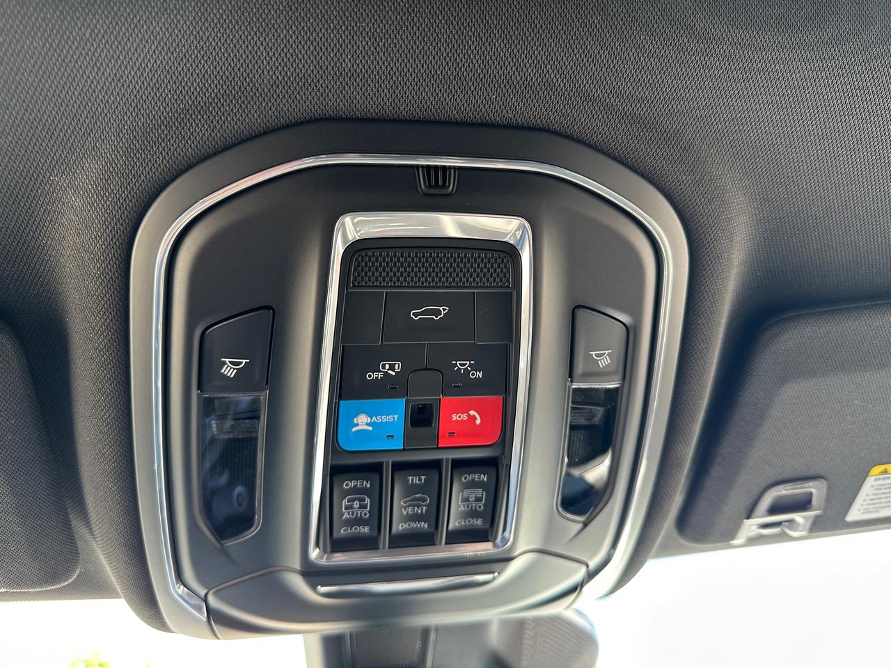 2025 Jeep Grand Cherokee L Overland Photo