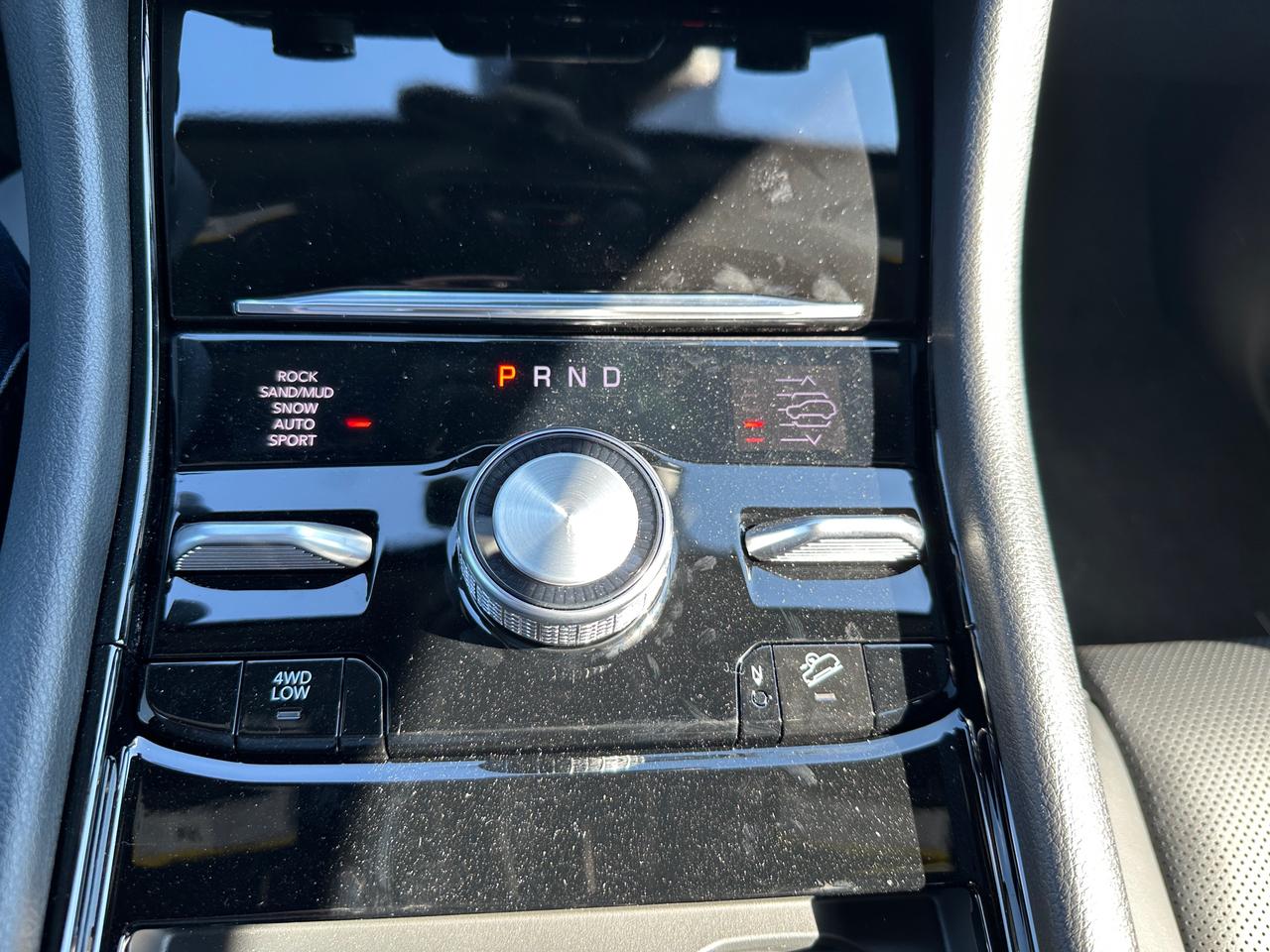 2025 Jeep Grand Cherokee L Overland Photo