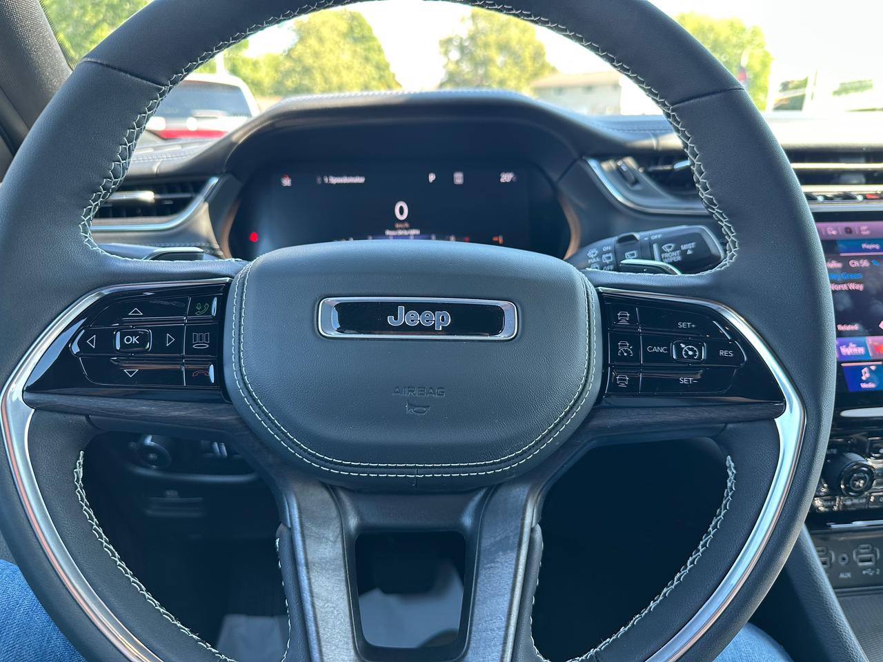 2025 Jeep Grand Cherokee L Overland Photo