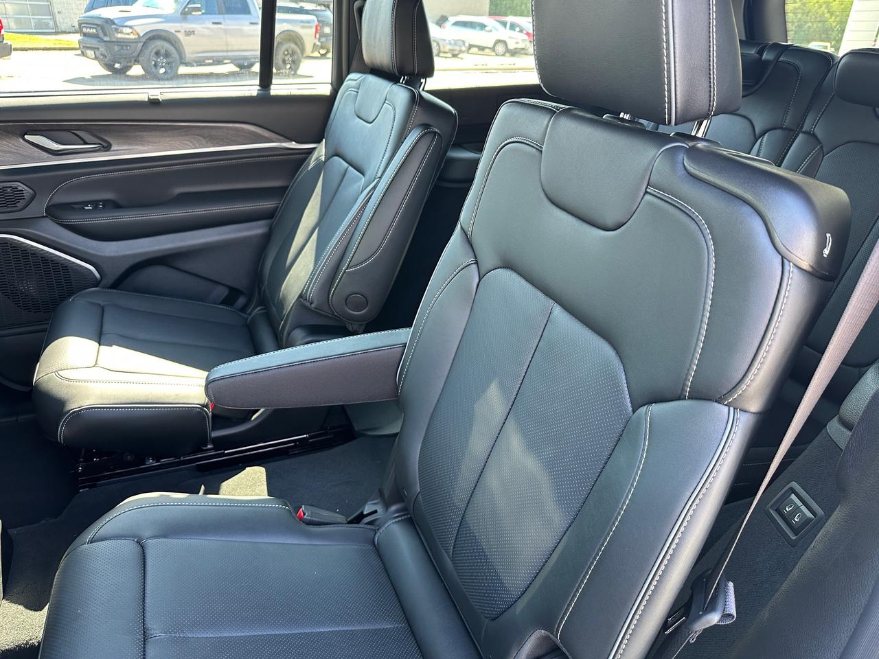 2025 Jeep Grand Cherokee L Overland Photo