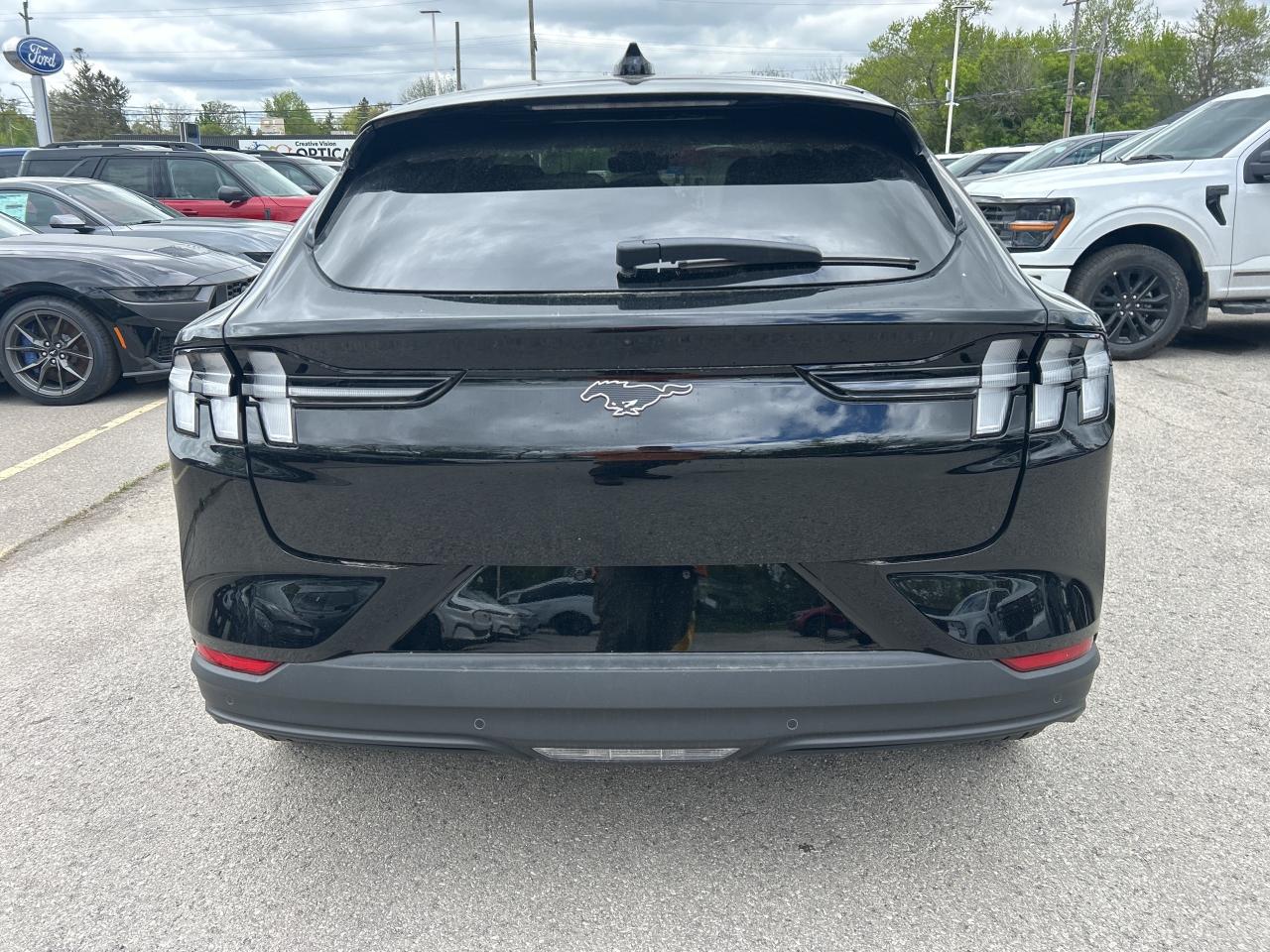 2025 Ford Mustang Mach-E Select Extended Range Photo4