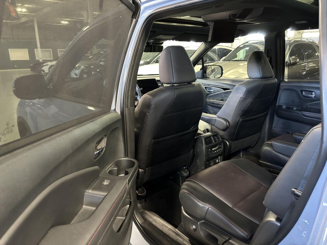 2022 Honda Pilot Black Edition|AWD|NAV|7PASS|REARSCREEN|LEATHER|+++ - Photo #10