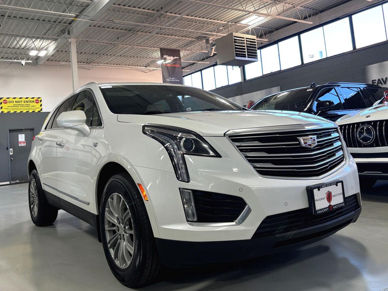 2017 Cadillac XT5 Luxury AWD|NAV|CREAMLEATHER|WOOD|BOSE|PANORAMIC|++ - Photo #2