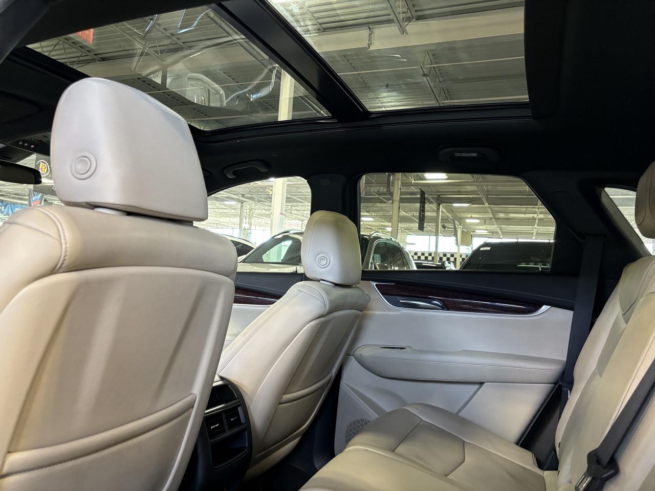 2017 Cadillac XT5 Luxury AWD|NAV|CREAMLEATHER|WOOD|BOSE|PANORAMIC|++ - Photo #9